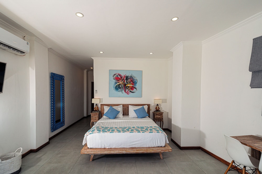 Superior, Queen Bed