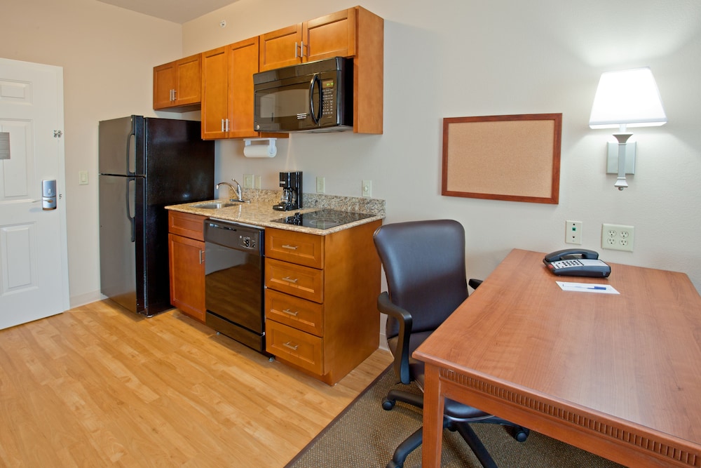 CANDLEWOOD SUITES LEAGUE CITY 36/39