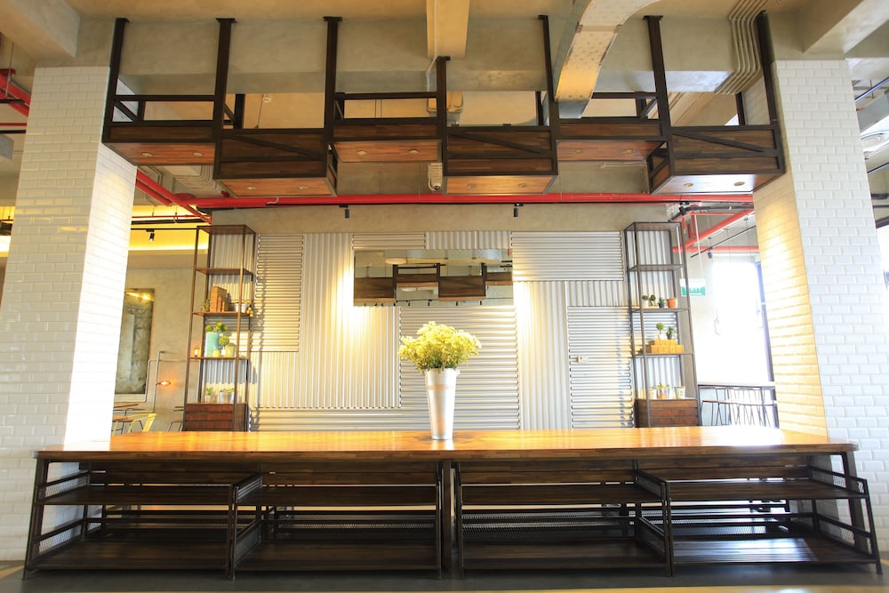 YELLO HOTEL JEMURSARI in SURABAYA