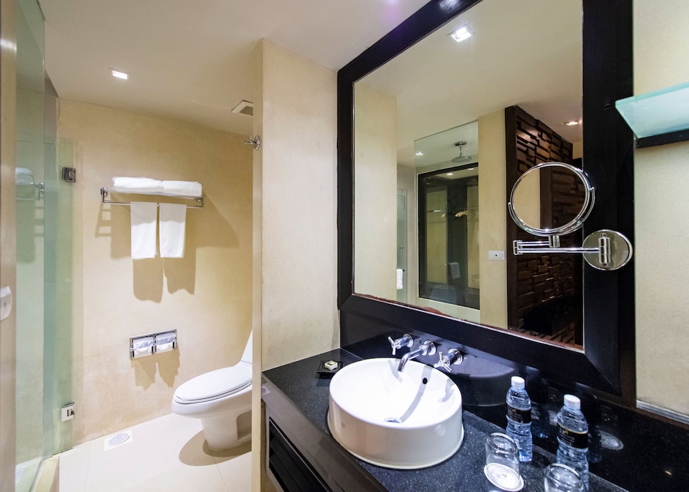 Impiana Resort Patong, Phuket 70/71