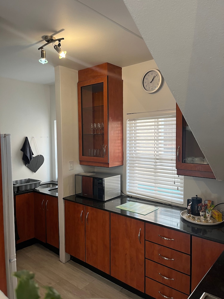 Mountain Manor Guest House 5/50