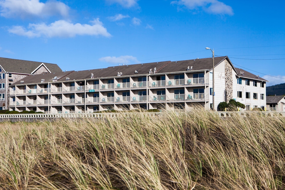 Hi Tide Oceanfront Inn 7/52