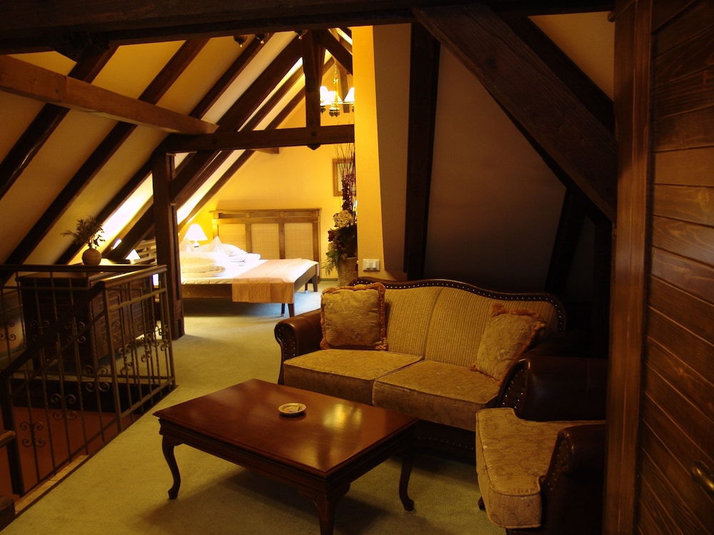 Bella Muzica Hotel 30/50