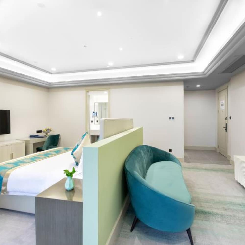 Lily Hotel 33/33