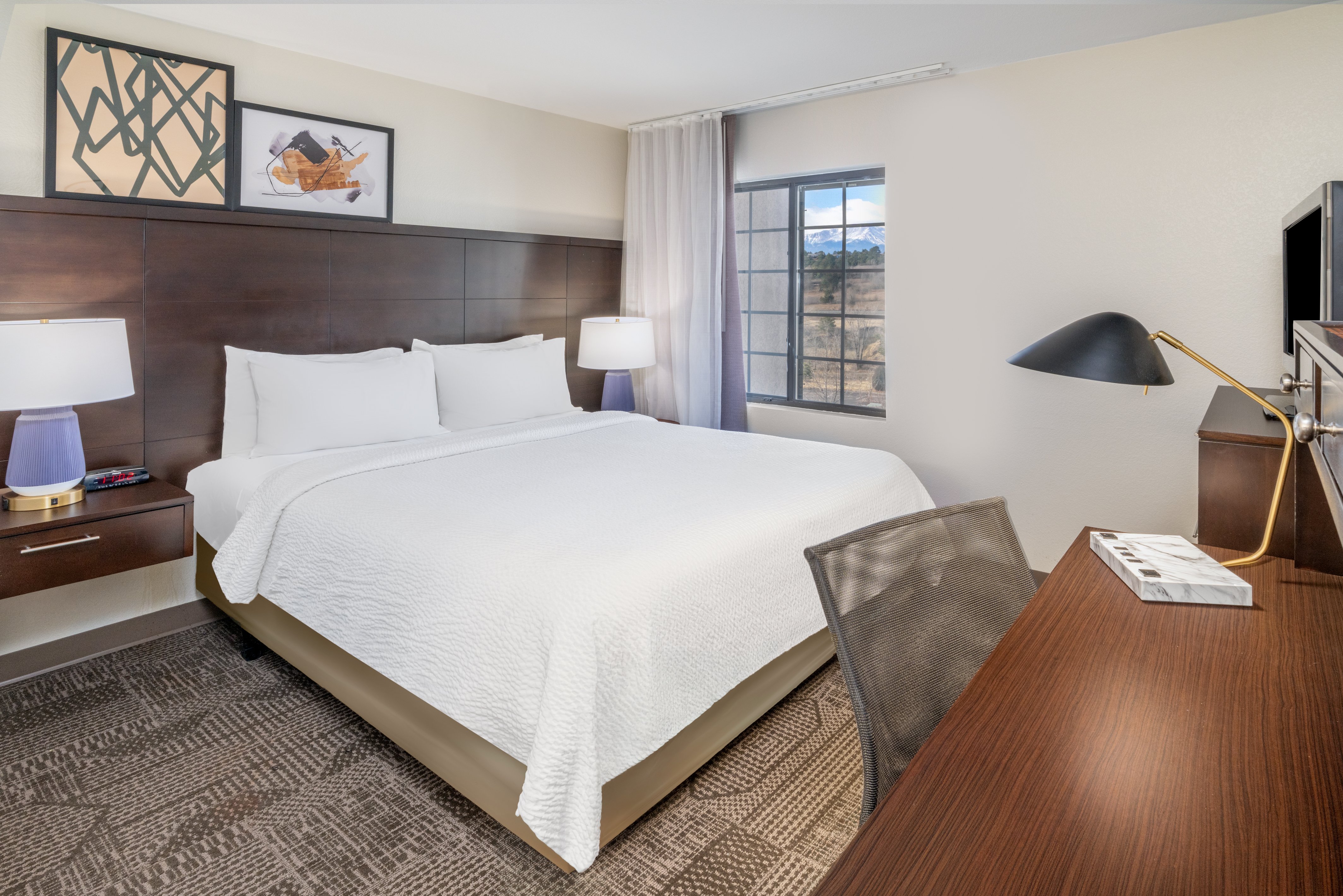 2 Bedrooms, Suite, King and Queen Bed