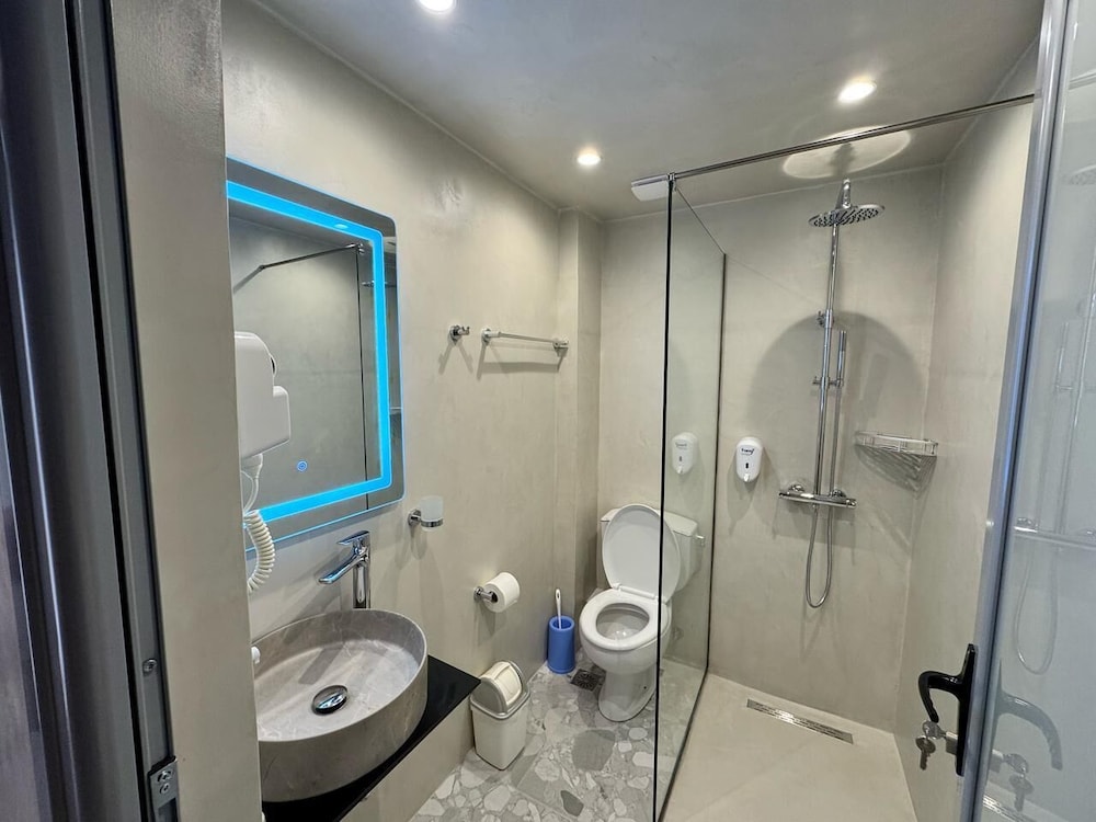 HOTEL DRILONI 48/51