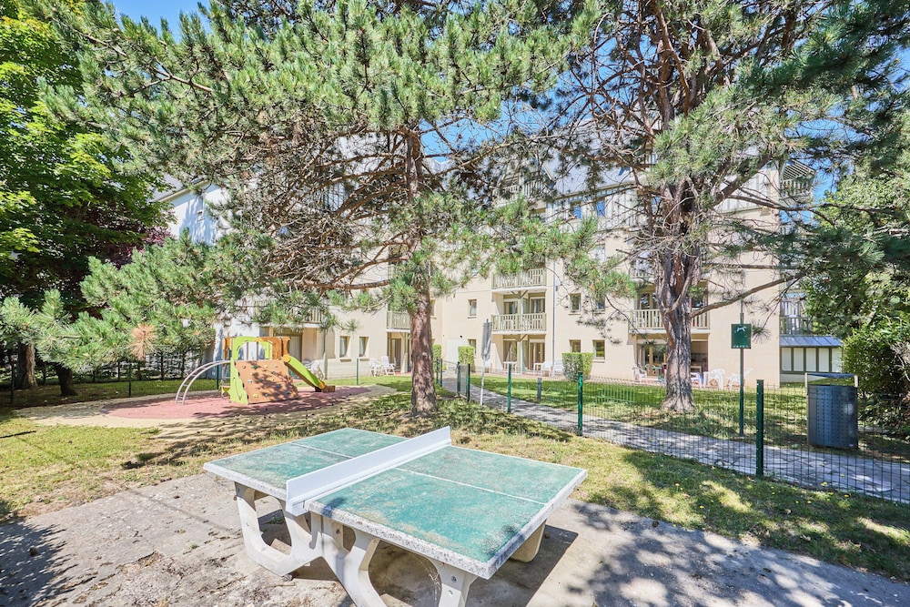 PIERRE AND VACANCES RESIDENCE LES EMBRUNS(FORMERLY RESIDENCE LES EMBRUNS) 43/49