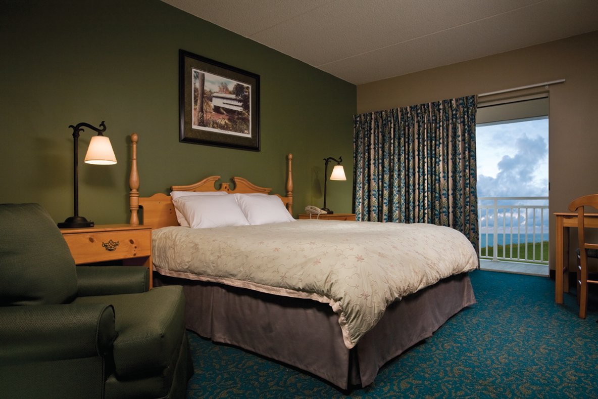 The Lodge At Geneva-On-The-Lake 7/40
