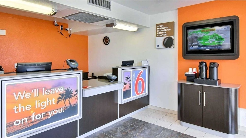 Motel6 Lompoc, CA 8/42
