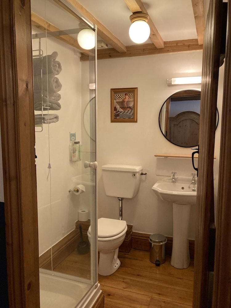 Riverside Bed &amp; Breakfast 42/46