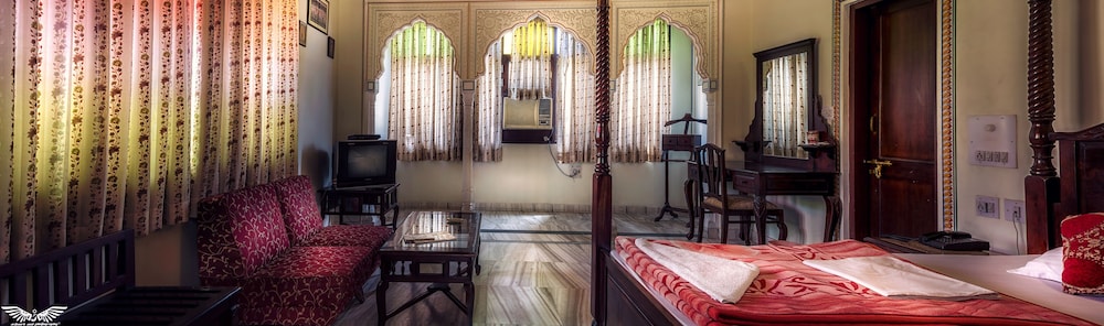 Krishna Palace 16/50