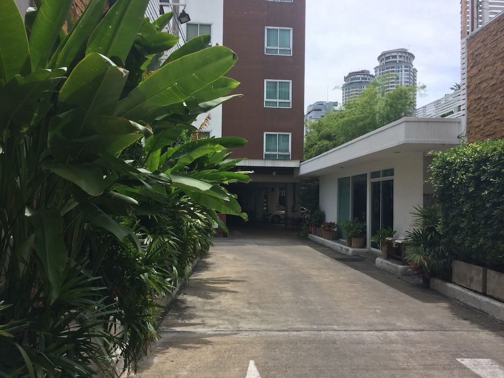 SATHORN GRACE SERVICED RESIDENCE 4/65