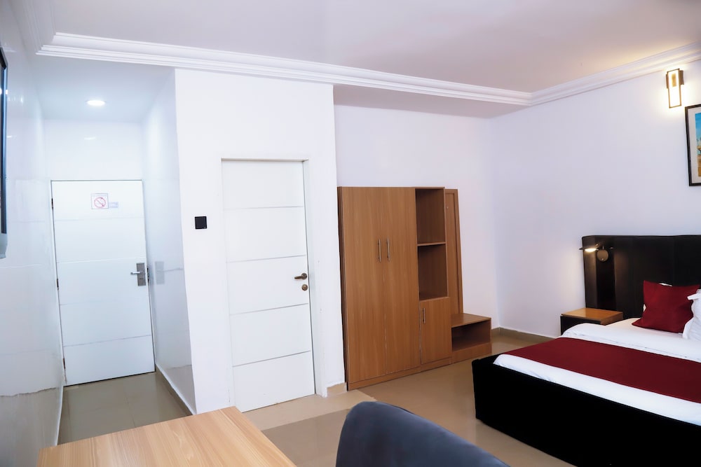 Western Dreams Hotel 27/50