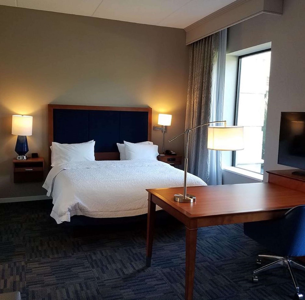 Hampton Inn & Suites Newburgh Stewart Airport 19/39