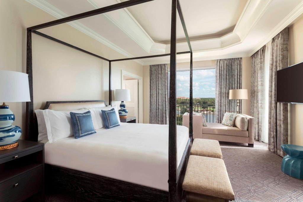 1 Bedroom, Presidential, Suite, King Bed, Golf Course View, Sofa, Balcony