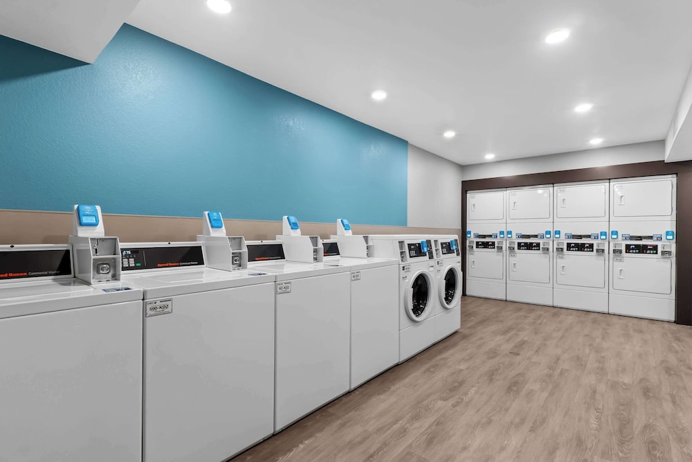 WoodSpring Suites Centennial - Denver Tech Center 54/64