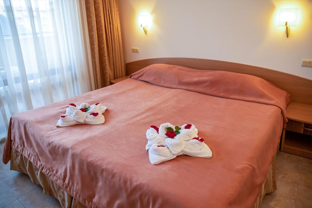 Aparthotel Rose Village 20/65