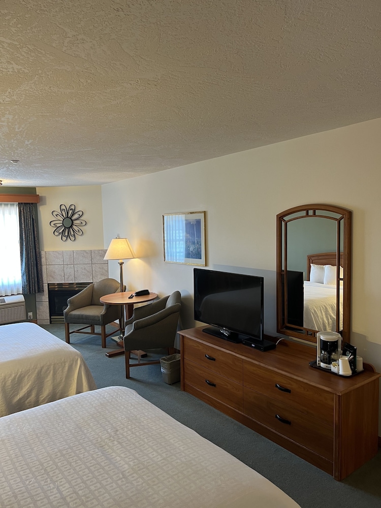 The Grand Hotel Nanaimo 23/63