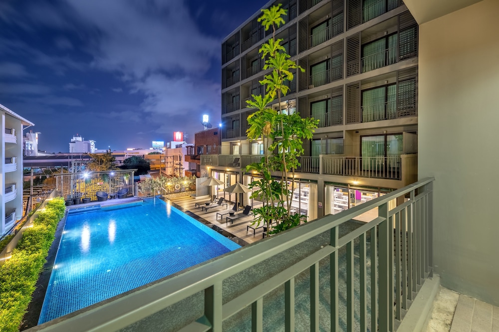 Plaai Prime Hotel (ex D Varee Diva Central Rayong) 68/71