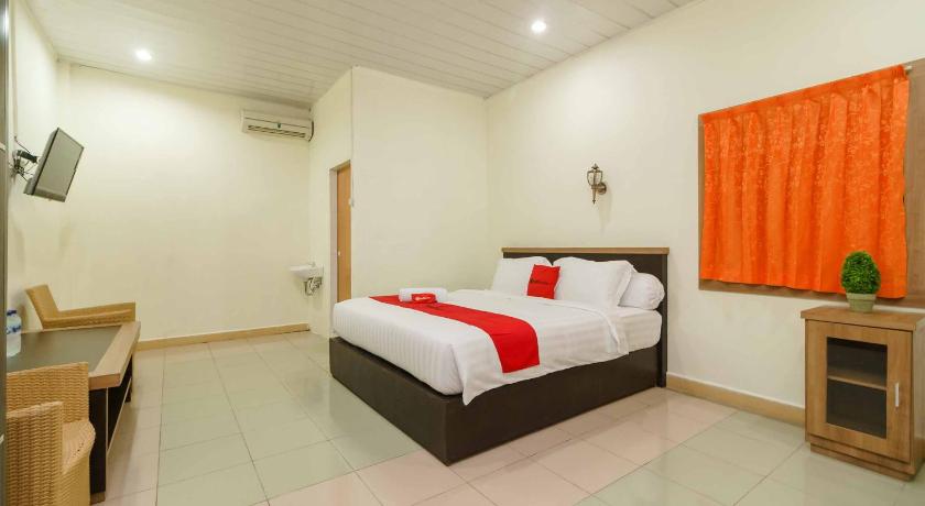 RedDoorz Plus @ Setiabudi Medan 4 8/25