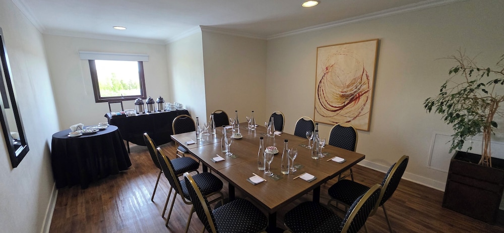 Xelena Hotel and Suites 37/49
