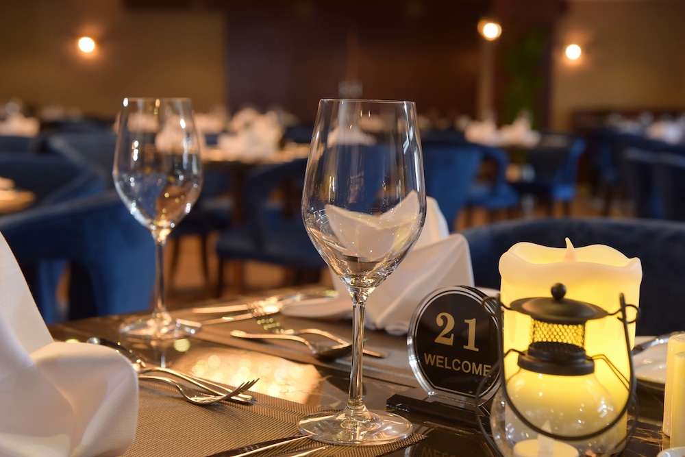 فندق ورويك الخبر(Warwick Al Khobar Hotel) 66/75