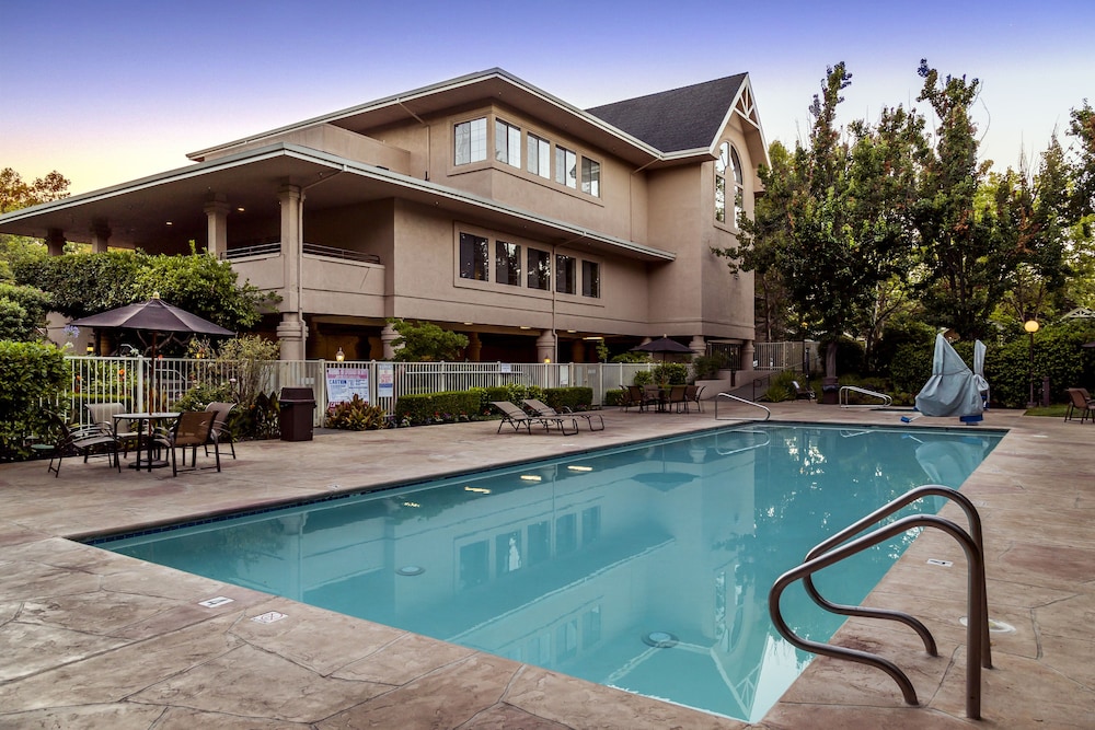 River Pointe Napa Valley Resort 1/43