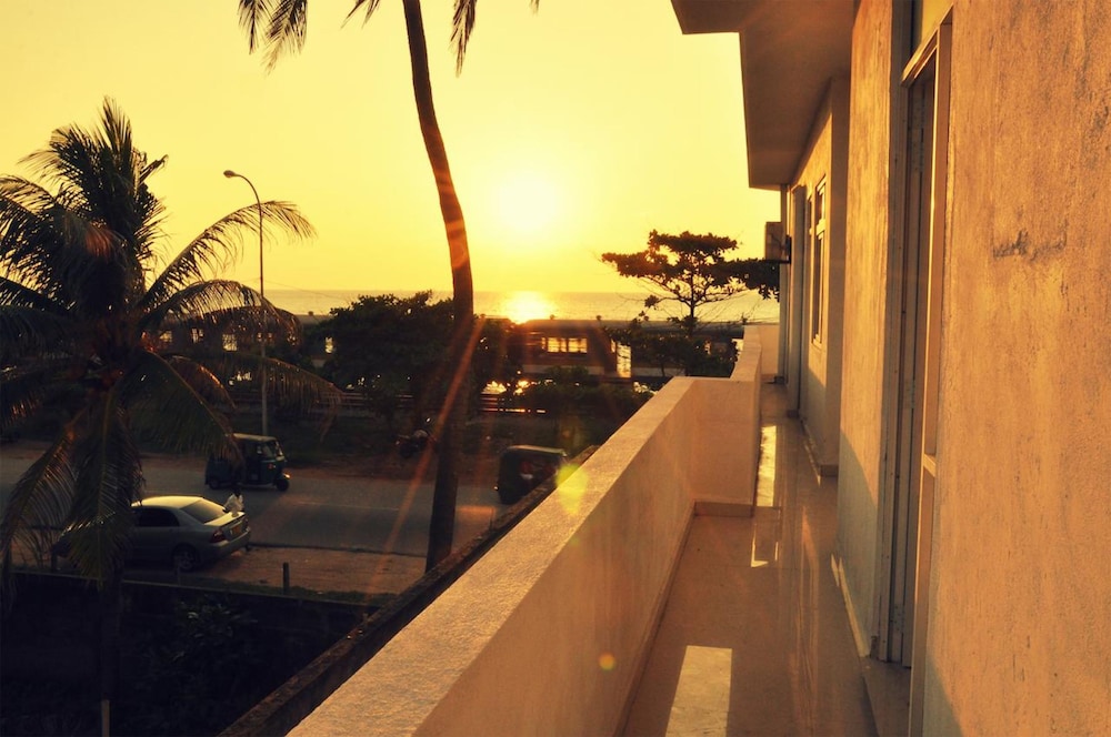 Sai Sea City Hotel 13/15