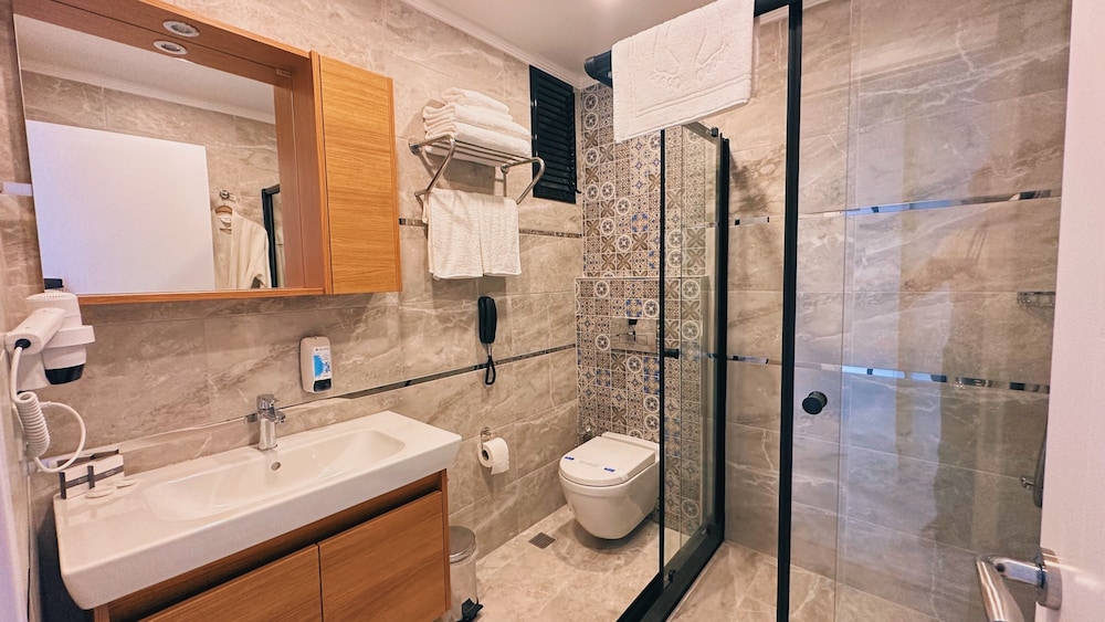Biliris hotel 29/31