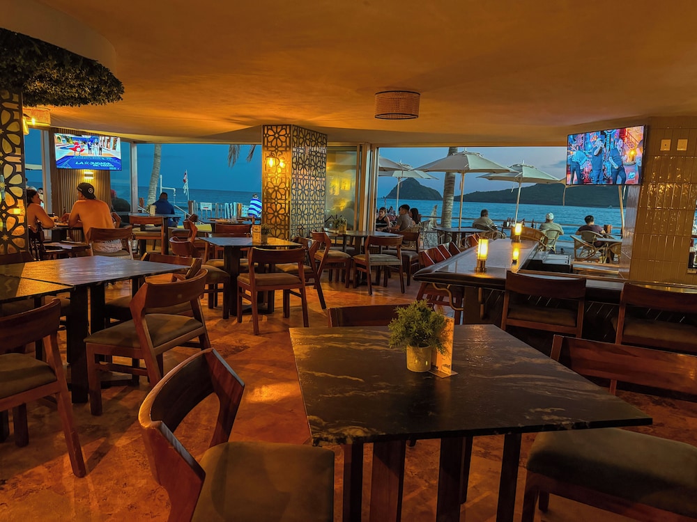 Suites Las Flores Beach Mazatlan 32/50