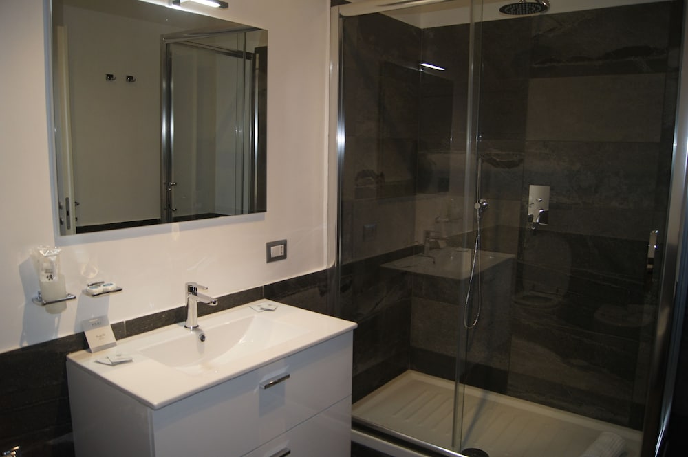 Arch Rome Suites 37/75