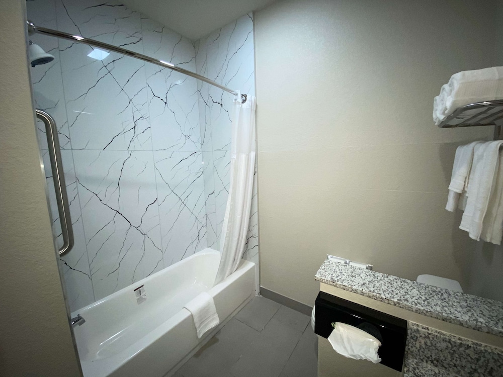 Surestay Plus Hotel By Best Western Ada 21/40