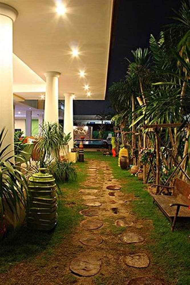 Smile Hua Hin Resort 24/50