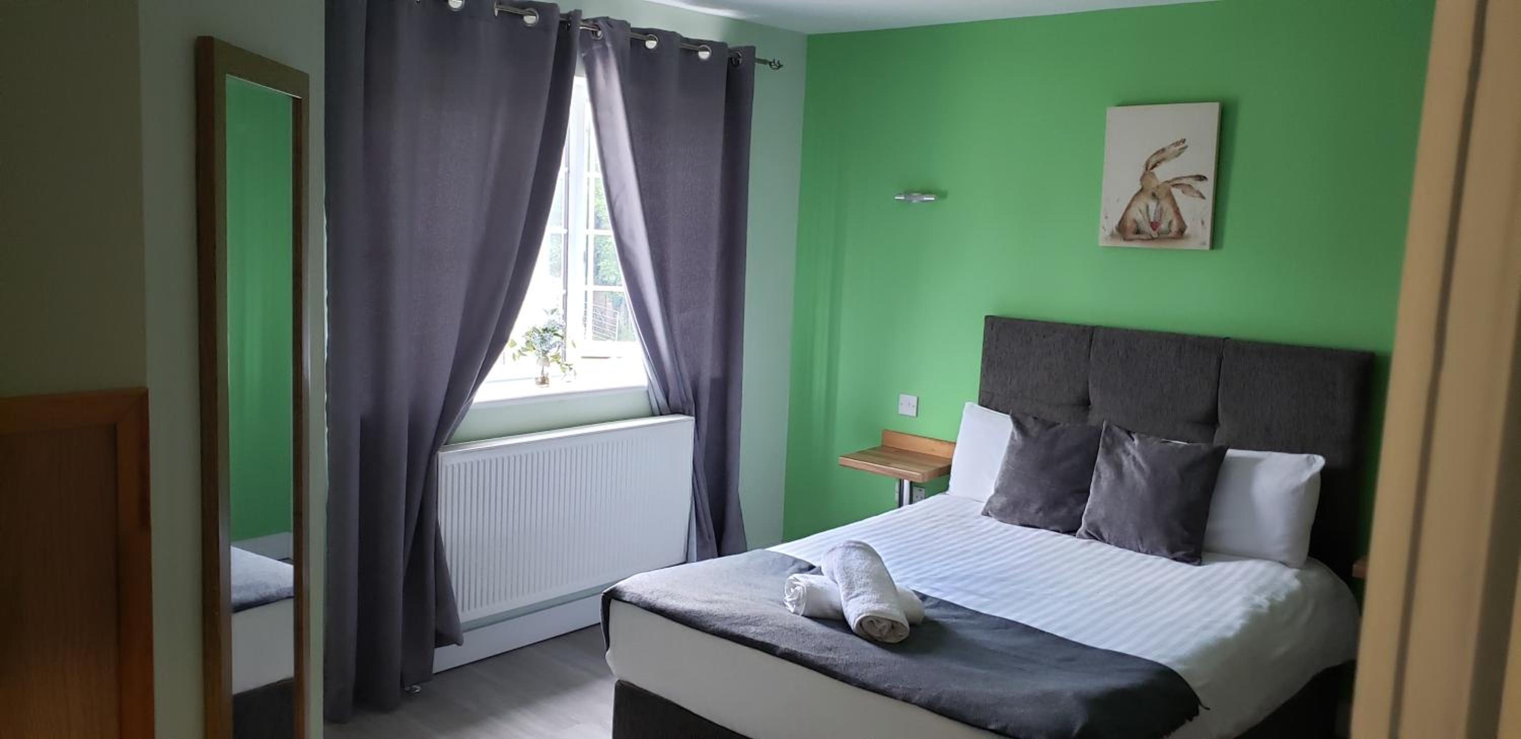Stansted Airport Lodge 13/27