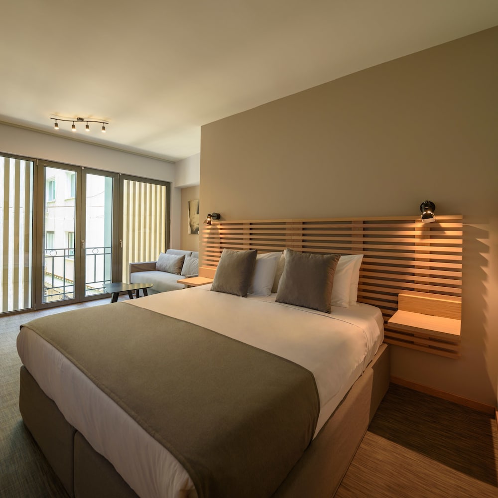 Fos Downtown Suites 8/50