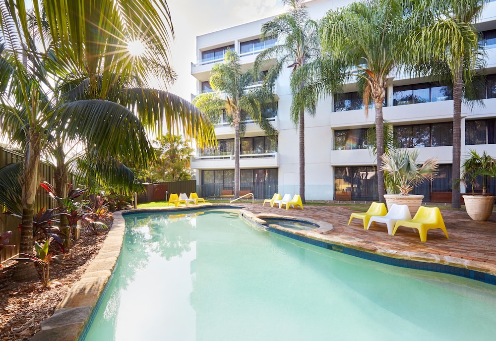 Holiday Inn Warwick Farm 5/69