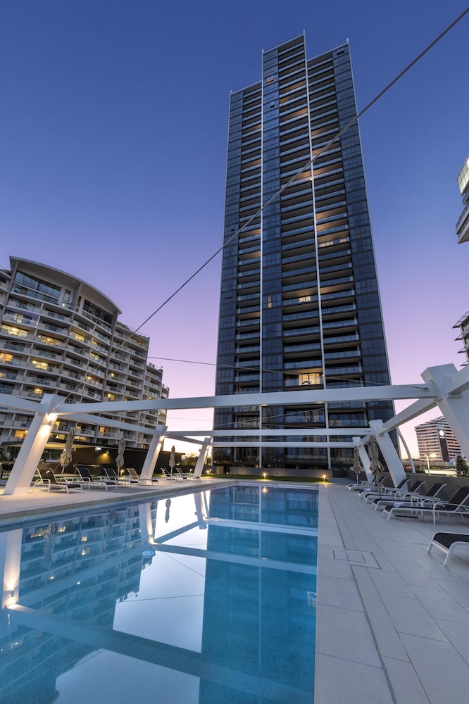 Avani Broadbeach Residences 4/74