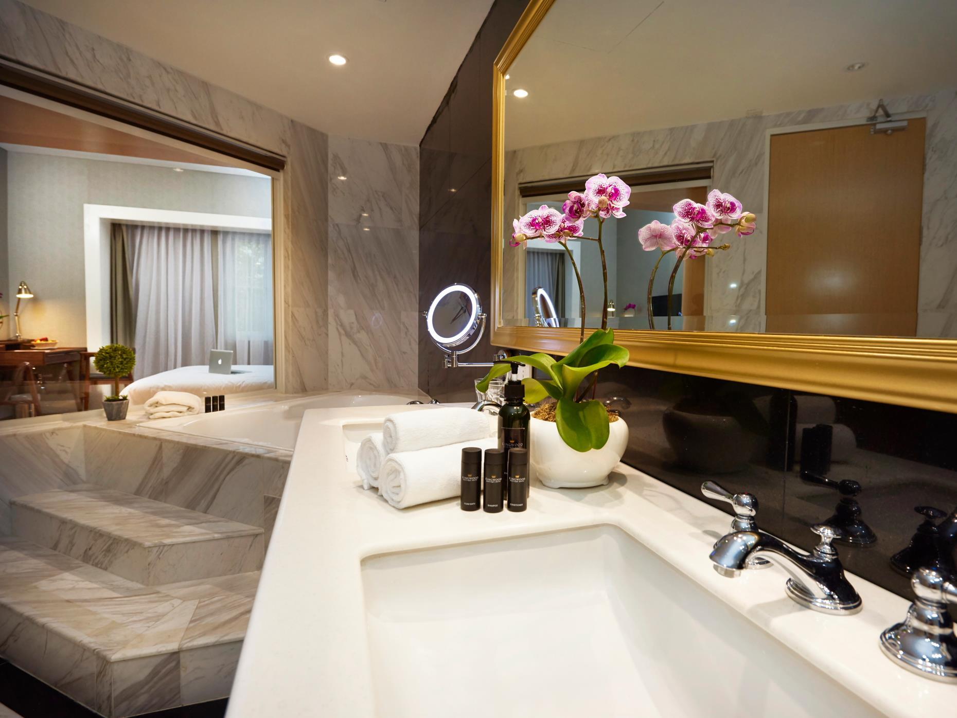 Kingwood Boutique Hotel Miri 51/52