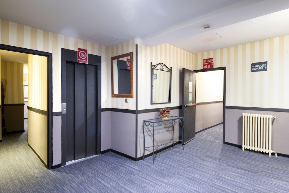 HOSTAL PERSAL 24/34