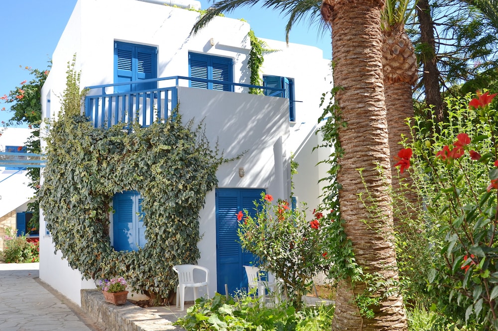 Galeana Beach Hotel 24/28