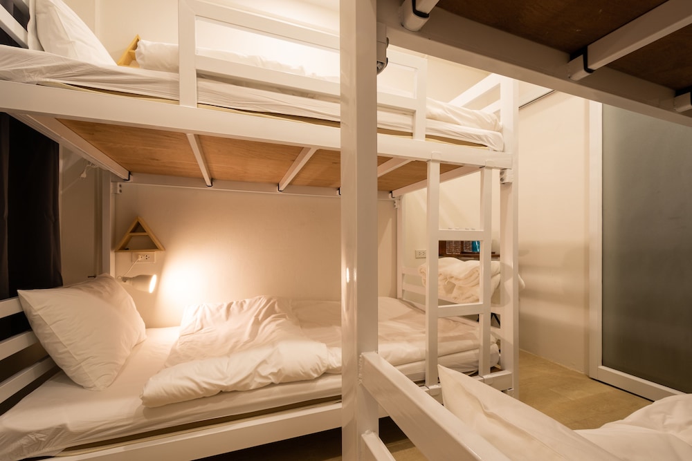 Morn-Ing Hostel 48/48