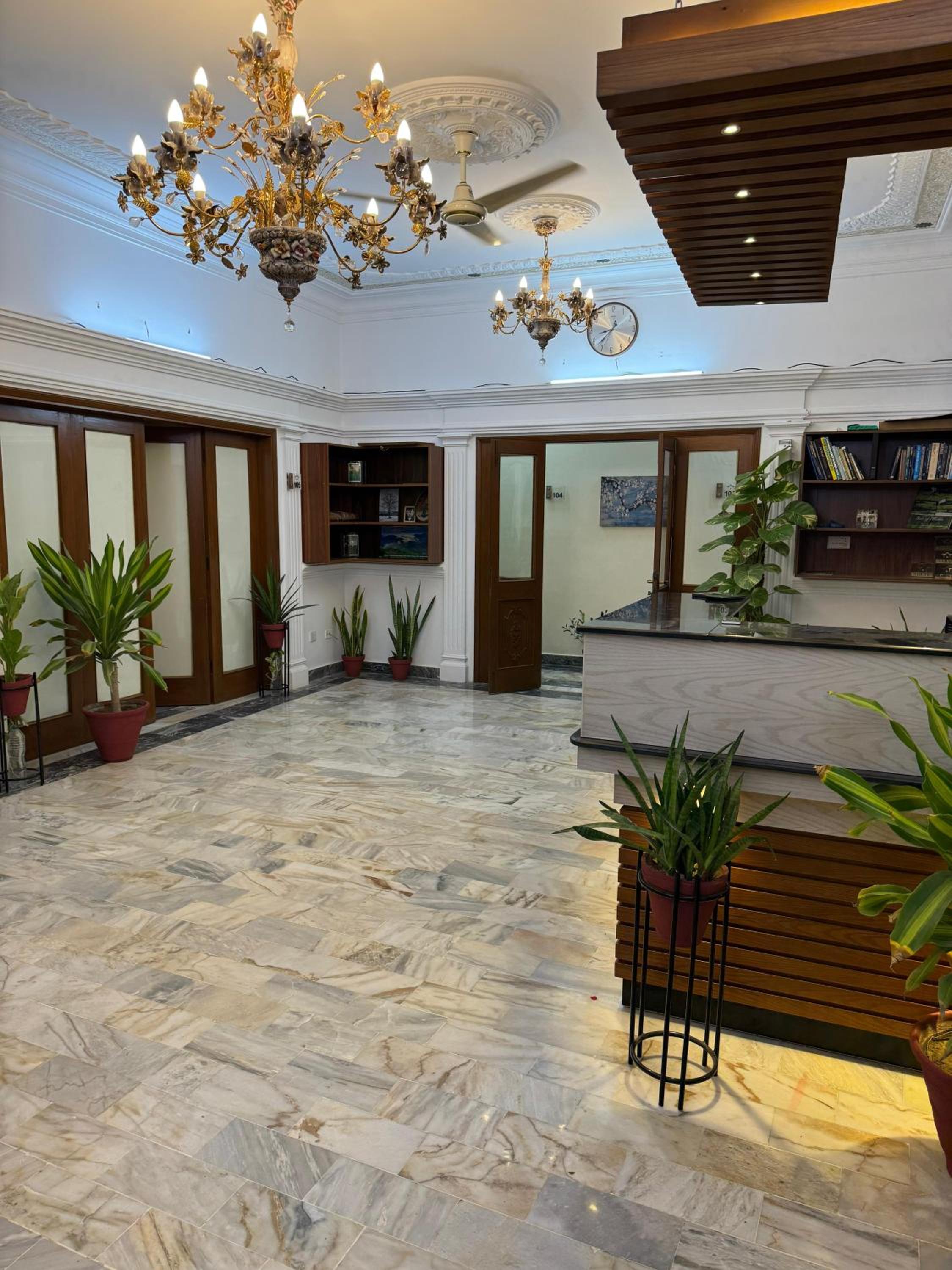 listing card gallery