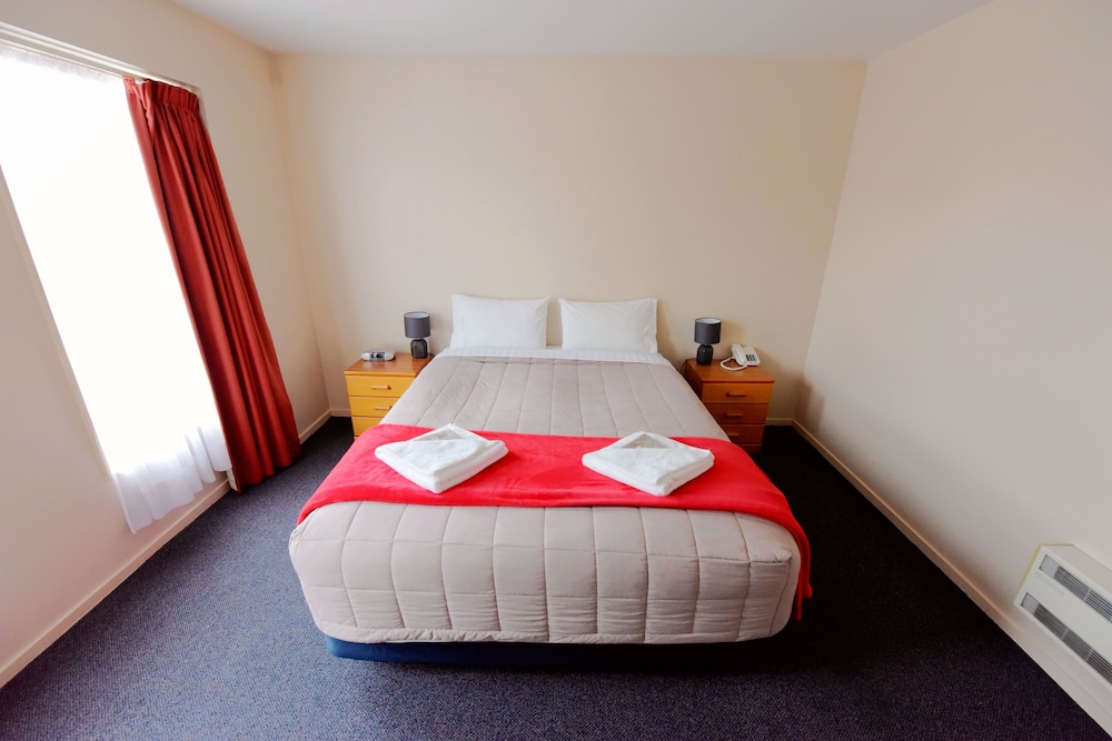 Addington Stadium Motel 12/38