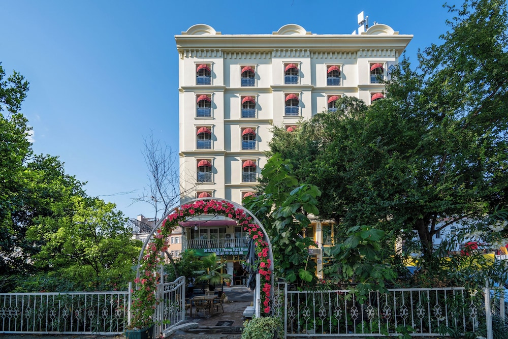 Kensington Hotel 63/67