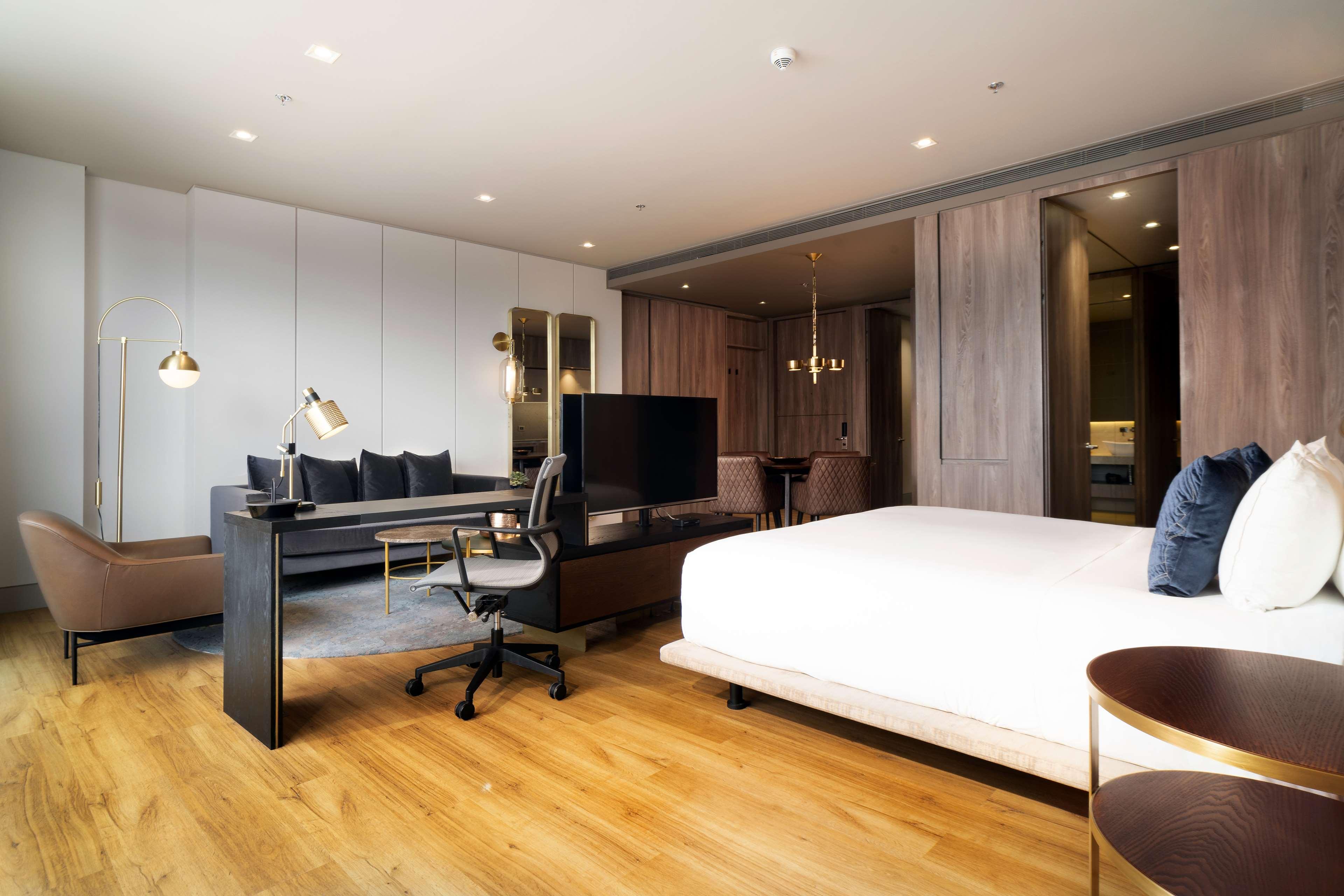 Master, Junior Suite, Apartment, King Bed, Balcony