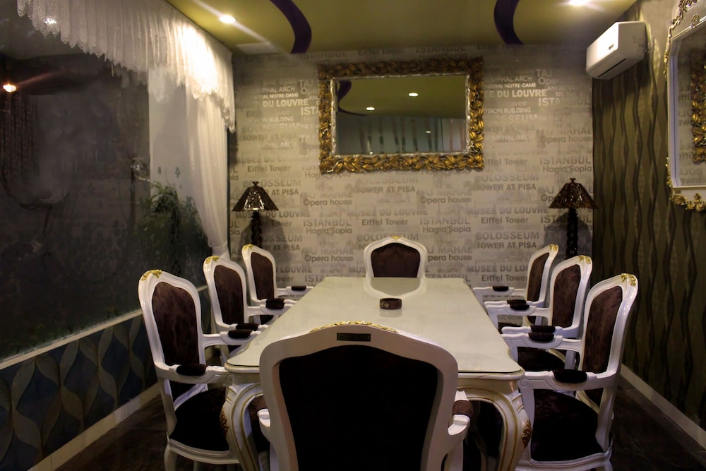 Grand Batik Inn 38/52