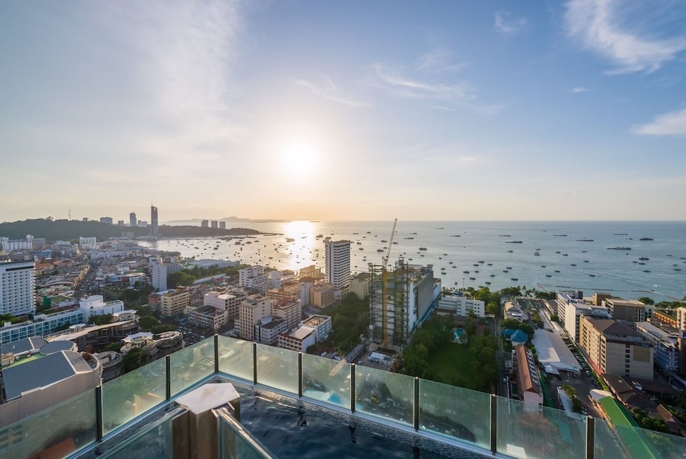 The Base Condo Pattaya by Supee 42/50