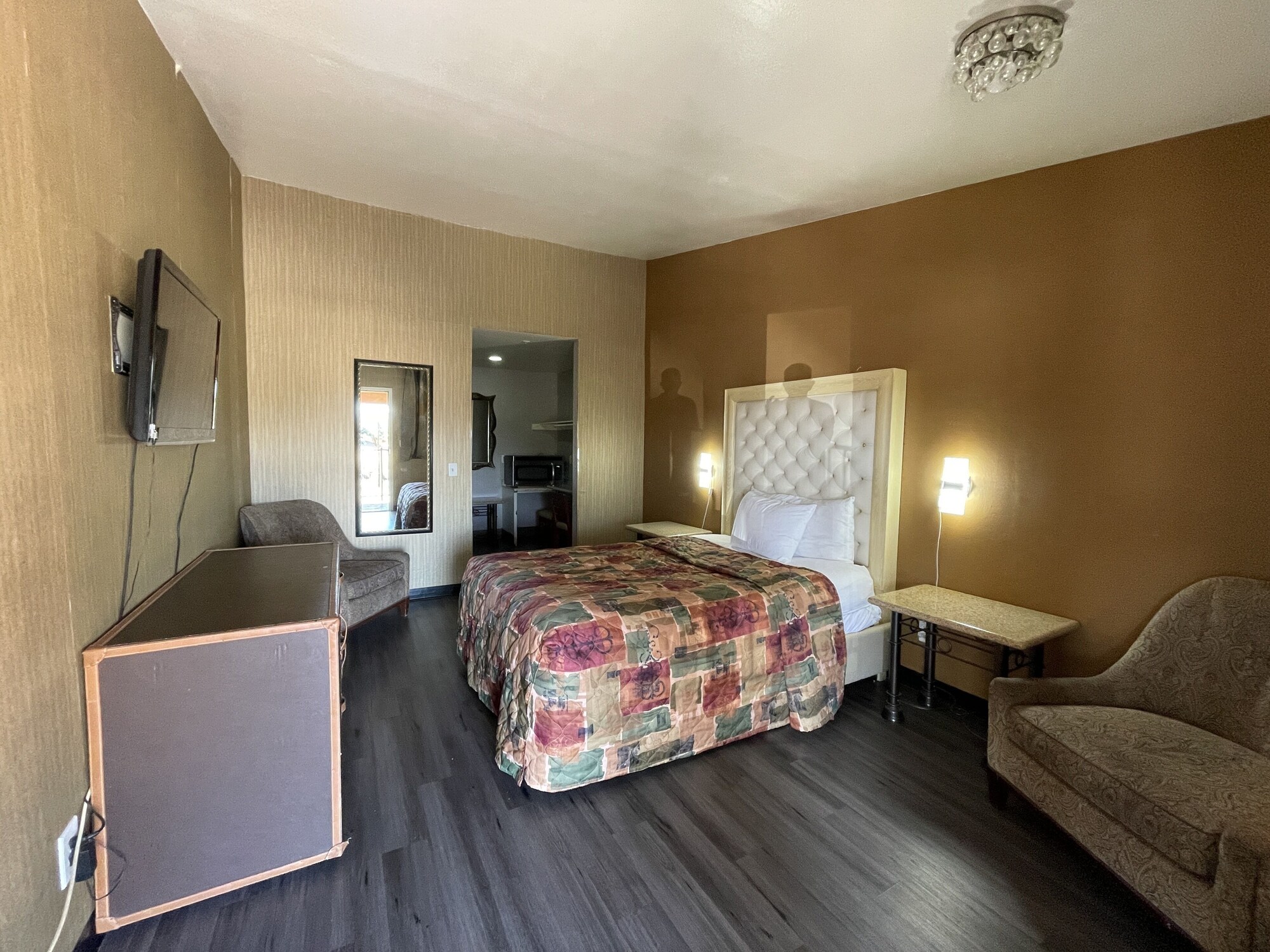 STANDARD, QUEEN BED, SMOKING