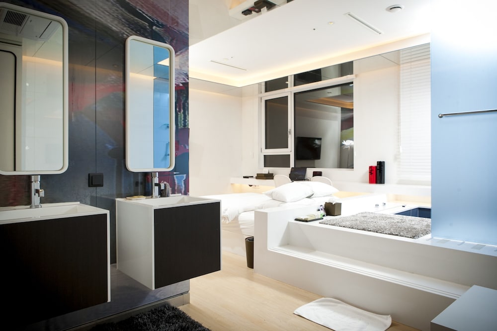 Hotel The Designers Hongdae 6/80
