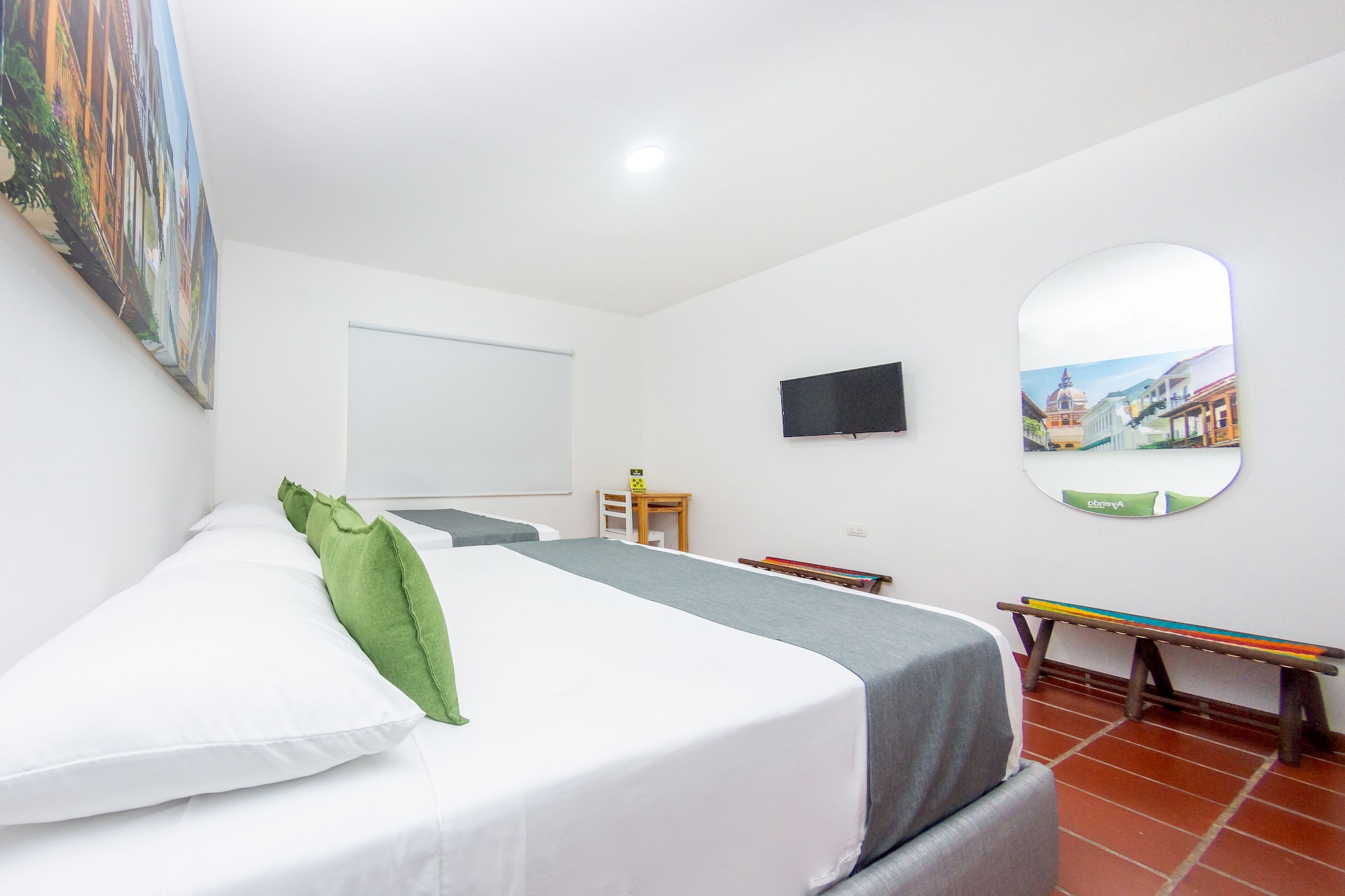 ROOM, QUADRUPLE